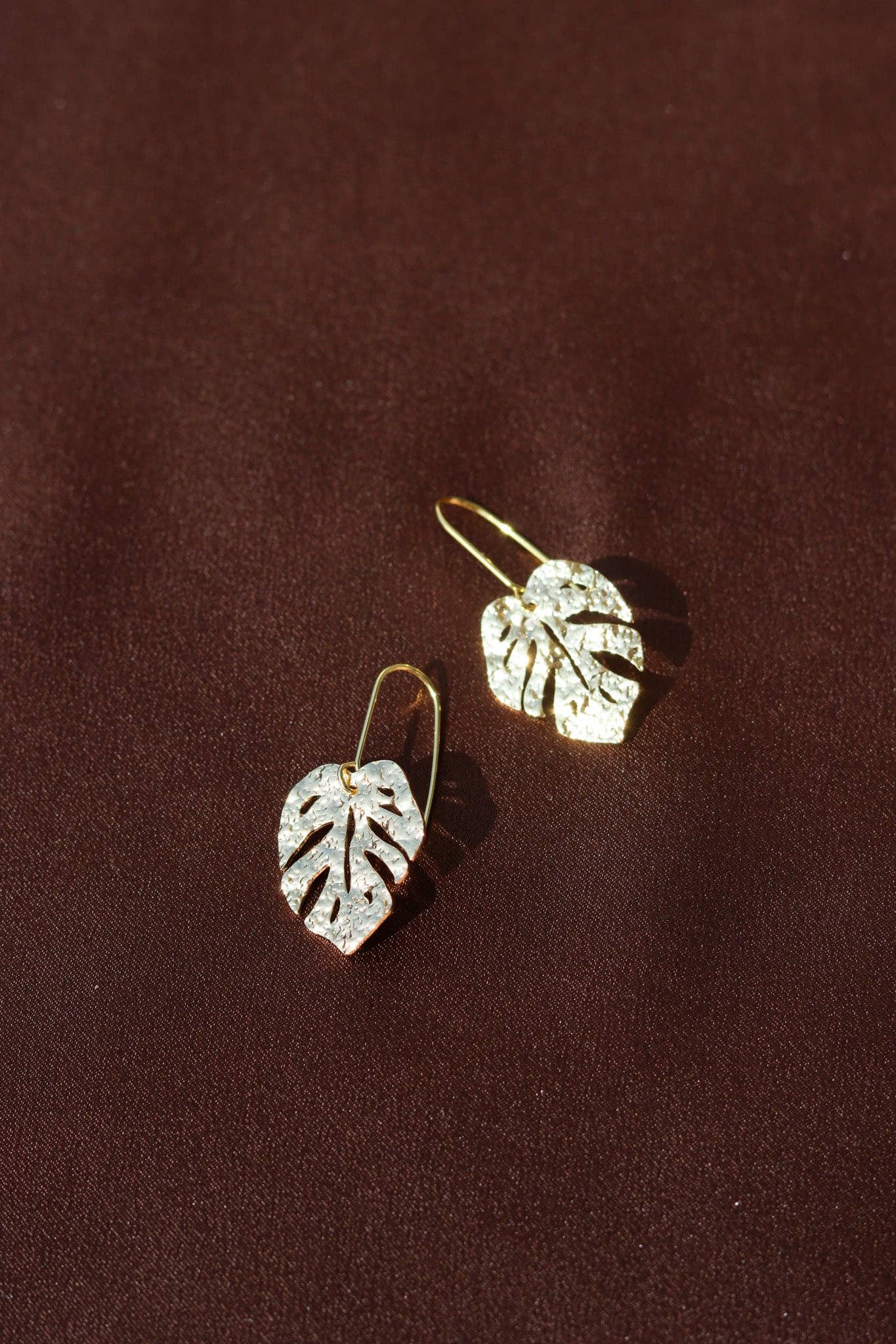 X GOLD-PLATED MONSTERA EARRINGS