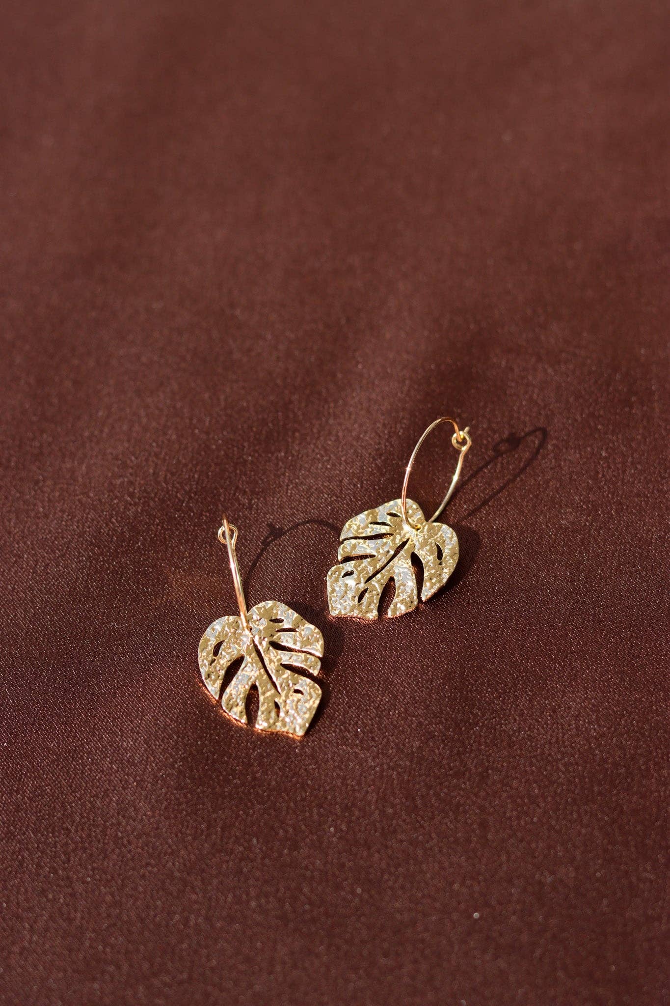 X GOLD-PLATED MONSTERA EARRINGS